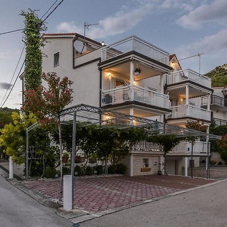 Apartments Luka - Trogir, Marina 150M From The Beach מראה חיצוני תמונה