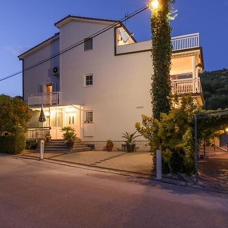 Apartments Luka - Trogir, Marina 150M From The Beach מראה חיצוני תמונה
