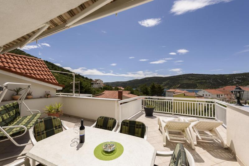 Apartments Luka - Trogir, Marina 150M From The Beach מראה חיצוני תמונה