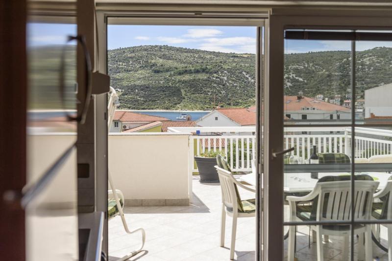 Apartments Luka - Trogir, Marina 150M From The Beach מראה חיצוני תמונה