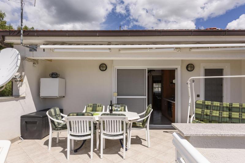 Apartments Luka - Trogir, Marina 150M From The Beach מראה חיצוני תמונה