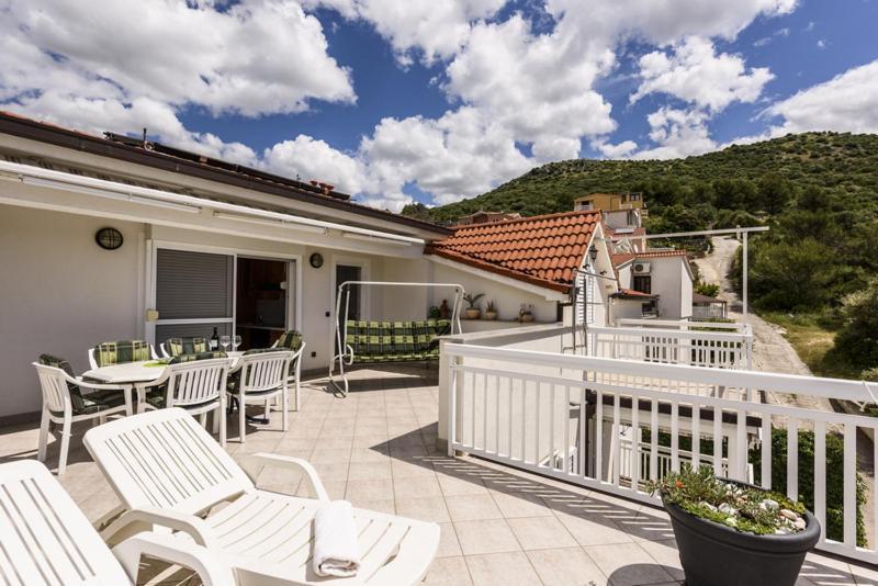 Apartments Luka - Trogir, Marina 150M From The Beach מראה חיצוני תמונה