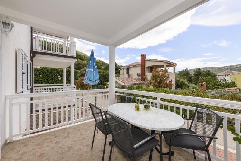 Apartments Luka - Trogir, Marina 150M From The Beach מראה חיצוני תמונה